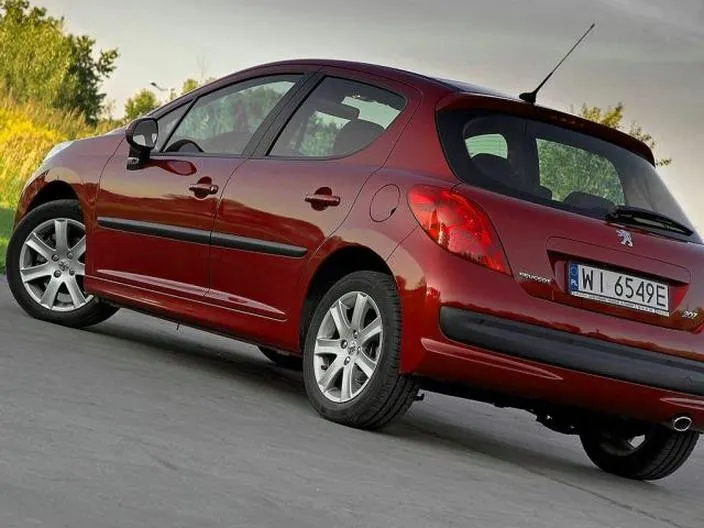Jaki akumulator pasuje do Peugeot 207: praktyczny przewodnik