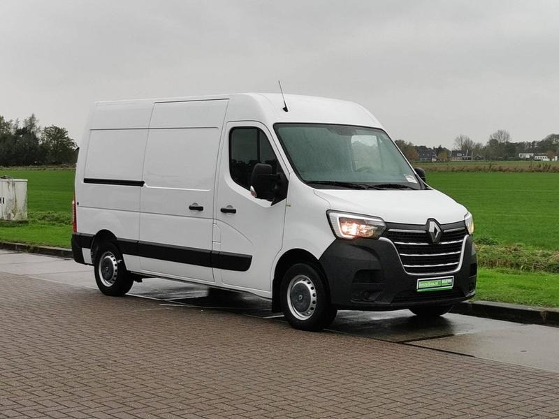 Renault Master 2.3 dCi: ile oleju po wymianie – 8,0 czy 8,9 l?