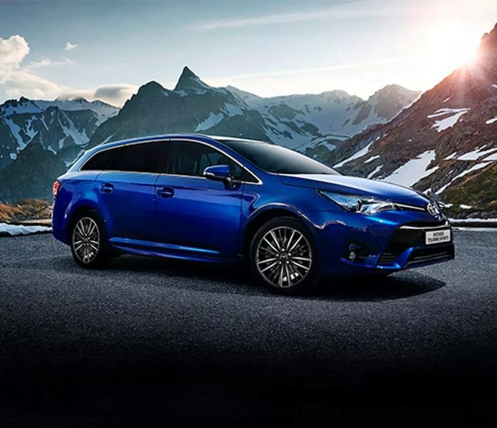 Wymiana żarówki w Toyocie Avensis T27 – H11, H9 czy D4S? Dobierz właściwy typ